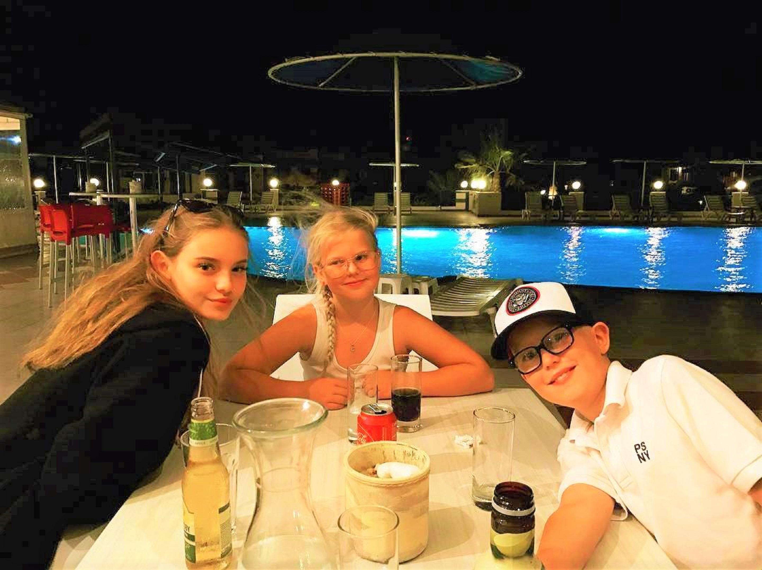 Zorbas Beach Village Hotel Stavrós Exteriör bild